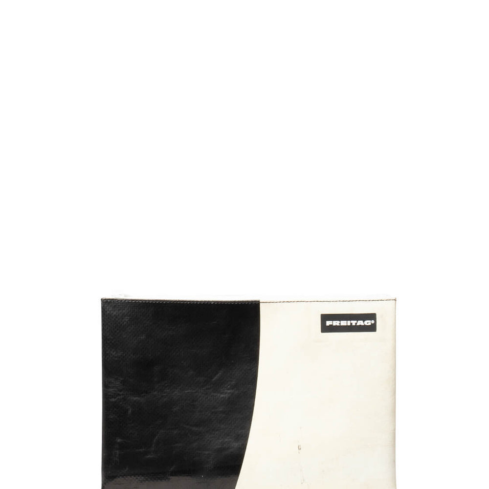 Freitag Pouch Chuck black/beige