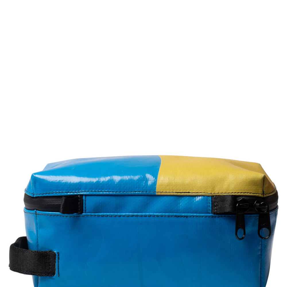 Freitag Toiletry Kit Wayne blue/yellow