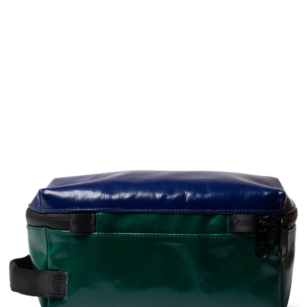 Freitag Toiletry Kit Wayne green/blue