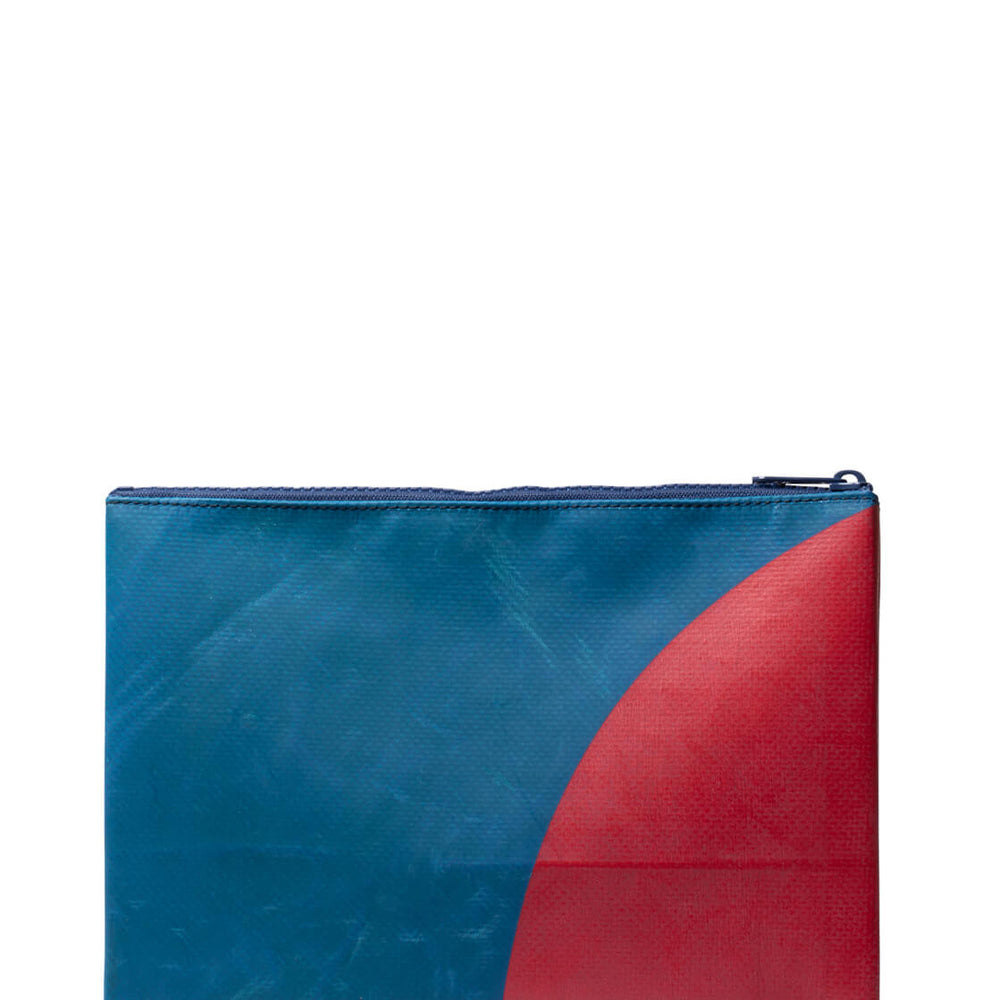 Freitag Pouch Chuck blue/red