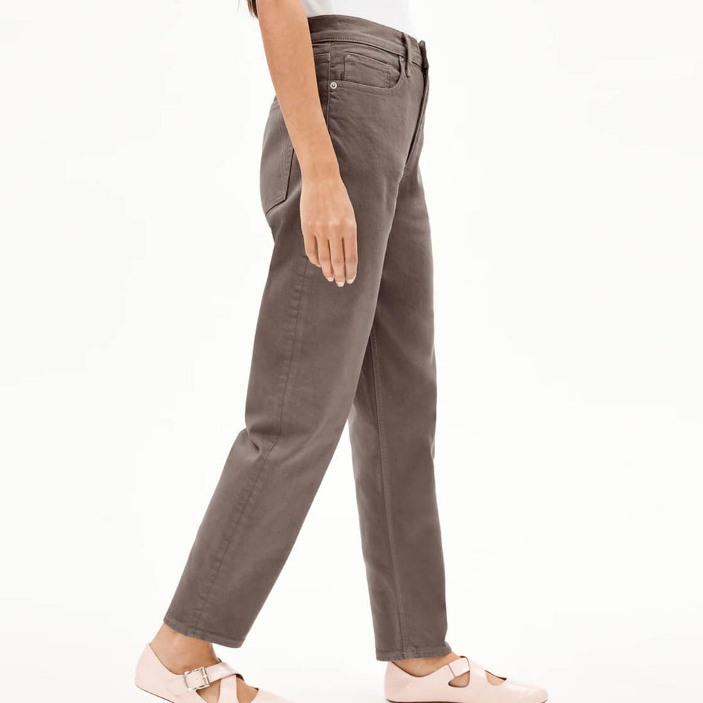 
                      
                        Armedangels W Jeans Mairaa brown walnut cream
                      
                    