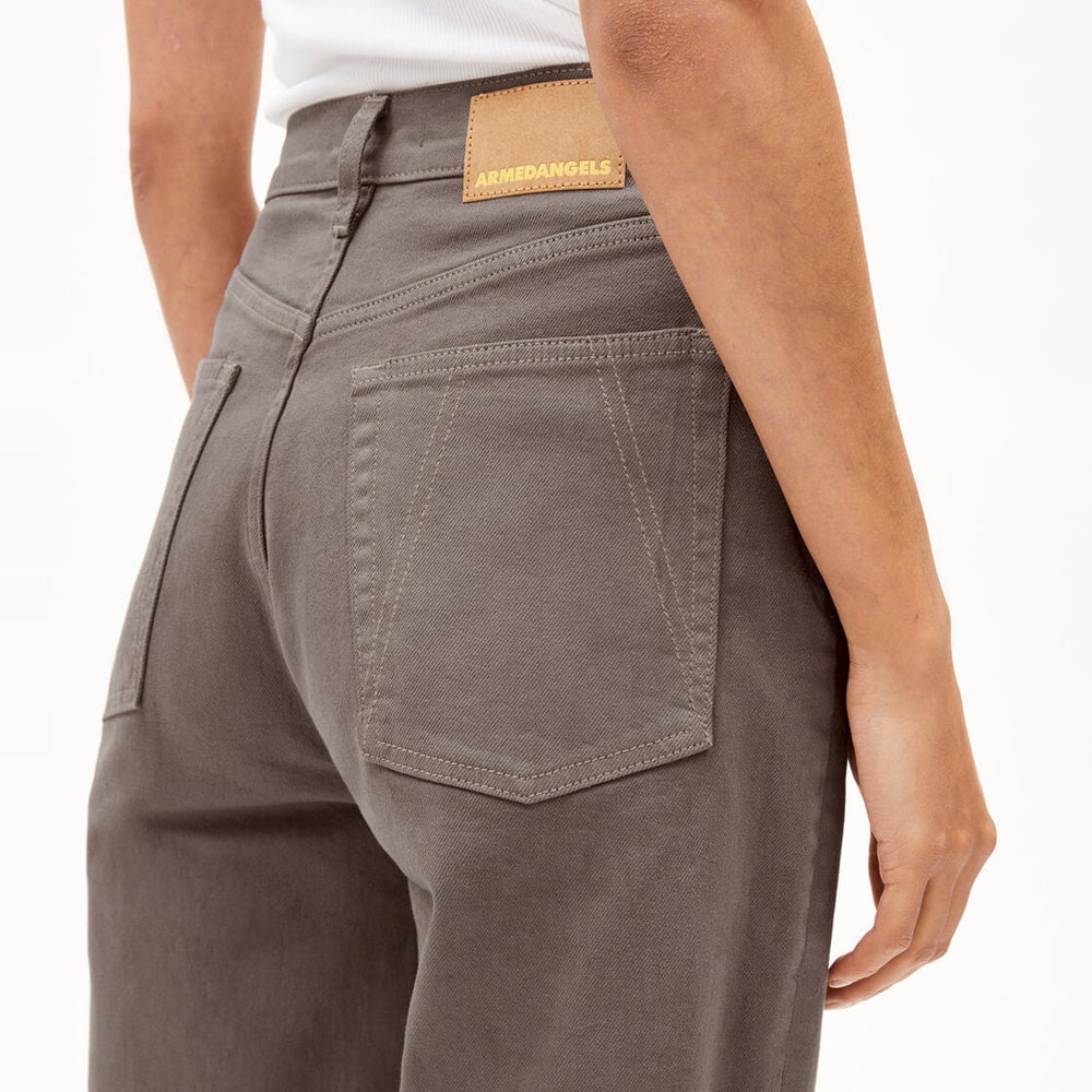 
                      
                        Armedangels W Jeans Mairaa brown walnut cream
                      
                    