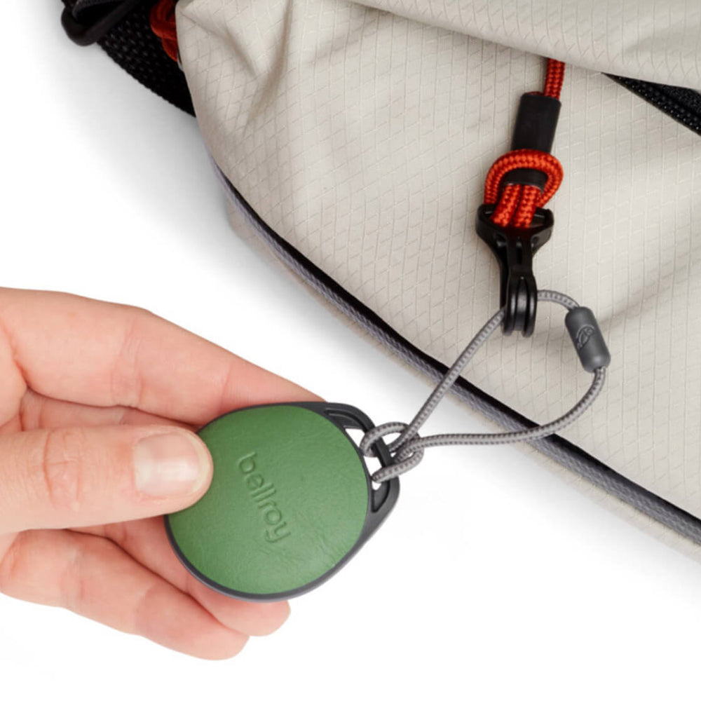 Bellroy AirTag Case Leather green ever