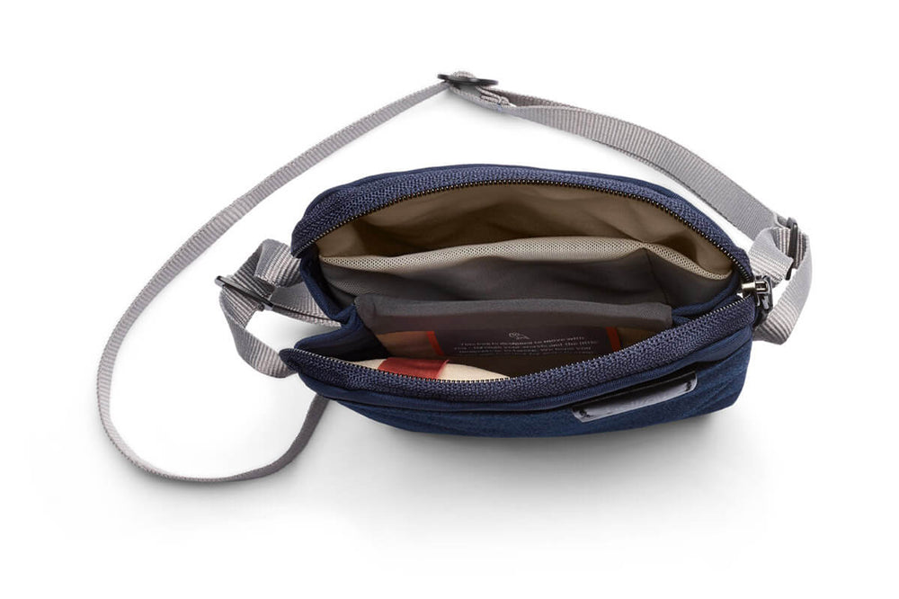 
                      
                        Bellroy Bag City Pouch blue navy
                      
                    