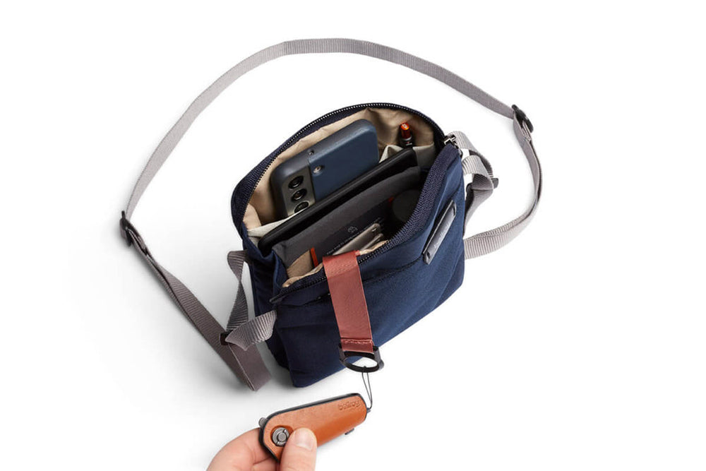 
                      
                        Bellroy Bag City Pouch blue navy
                      
                    