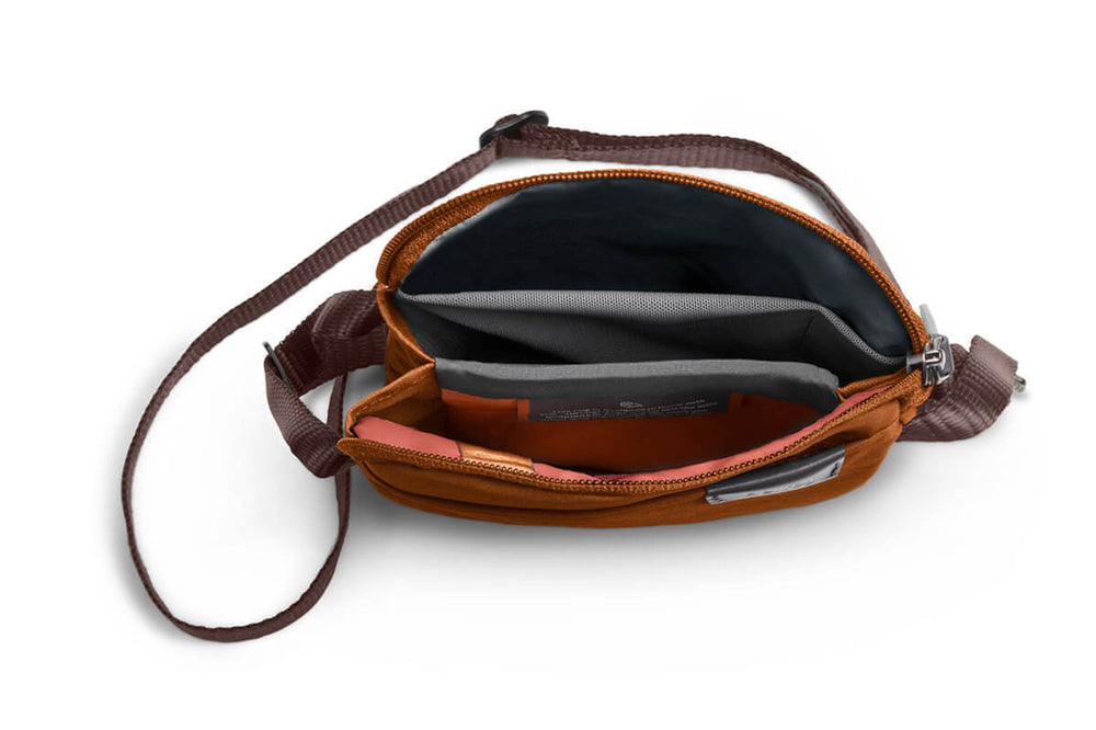 
                      
                        Bellroy Bag City Pouch brown bronze
                      
                    