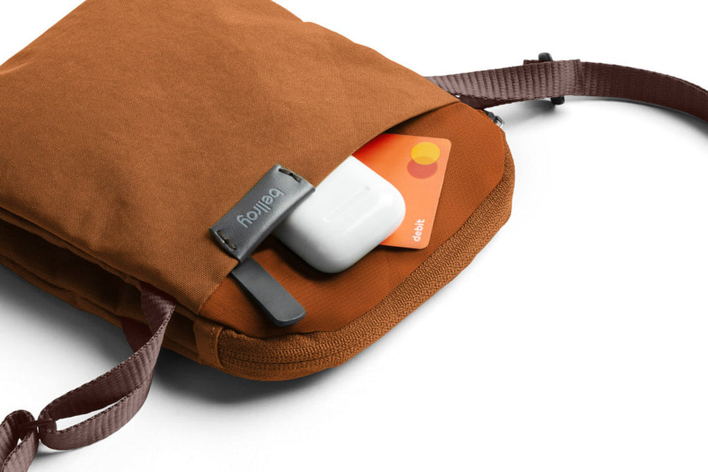 
                      
                        Bellroy Bag City Pouch brown bronze
                      
                    