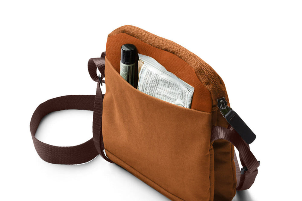 
                      
                        Bellroy Bag City Pouch brown bronze
                      
                    