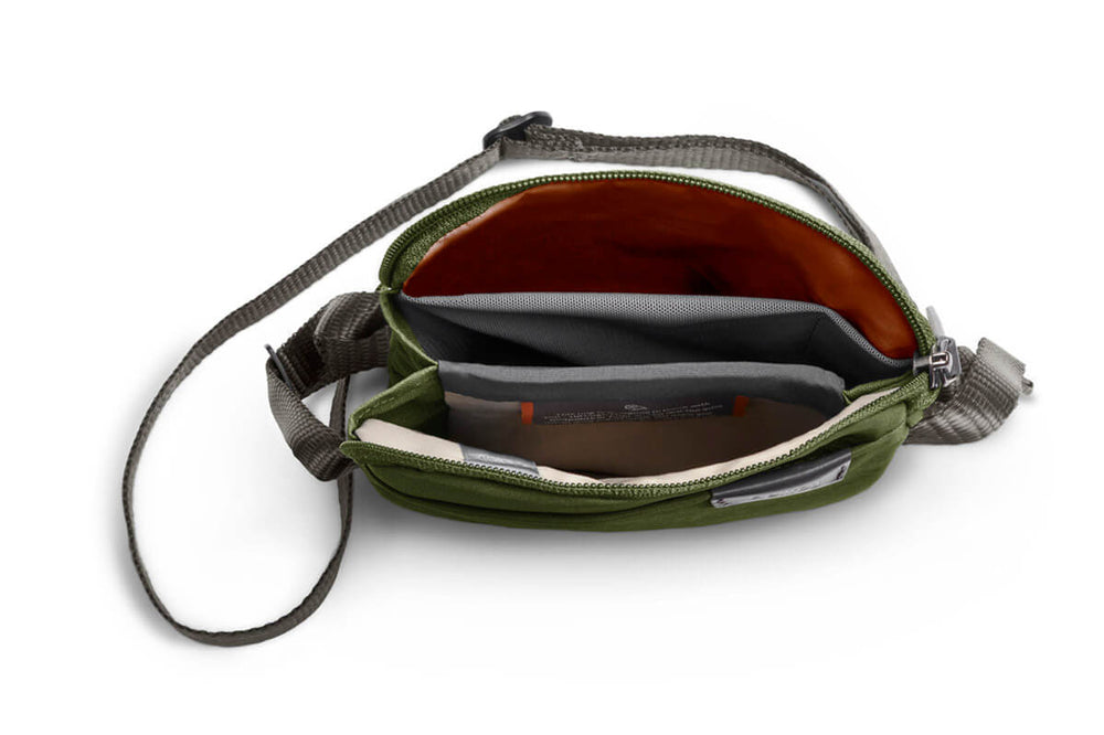 
                      
                        Bellroy Bag City Pouch green ranger
                      
                    