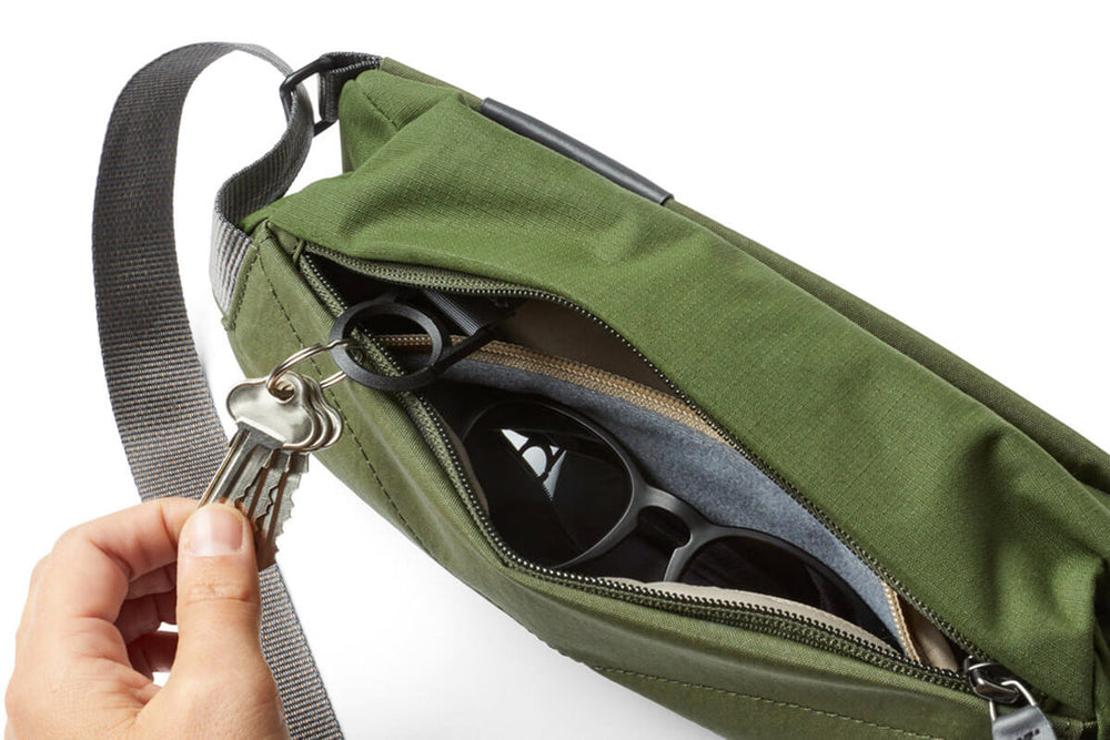 
                      
                        Bellroy Bag Sling Mini green ranger
                      
                    