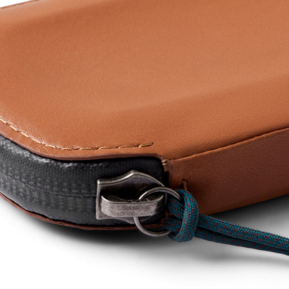 
                      
                        Bellroy Card Pocket All-Conditions brown bronze
                      
                    