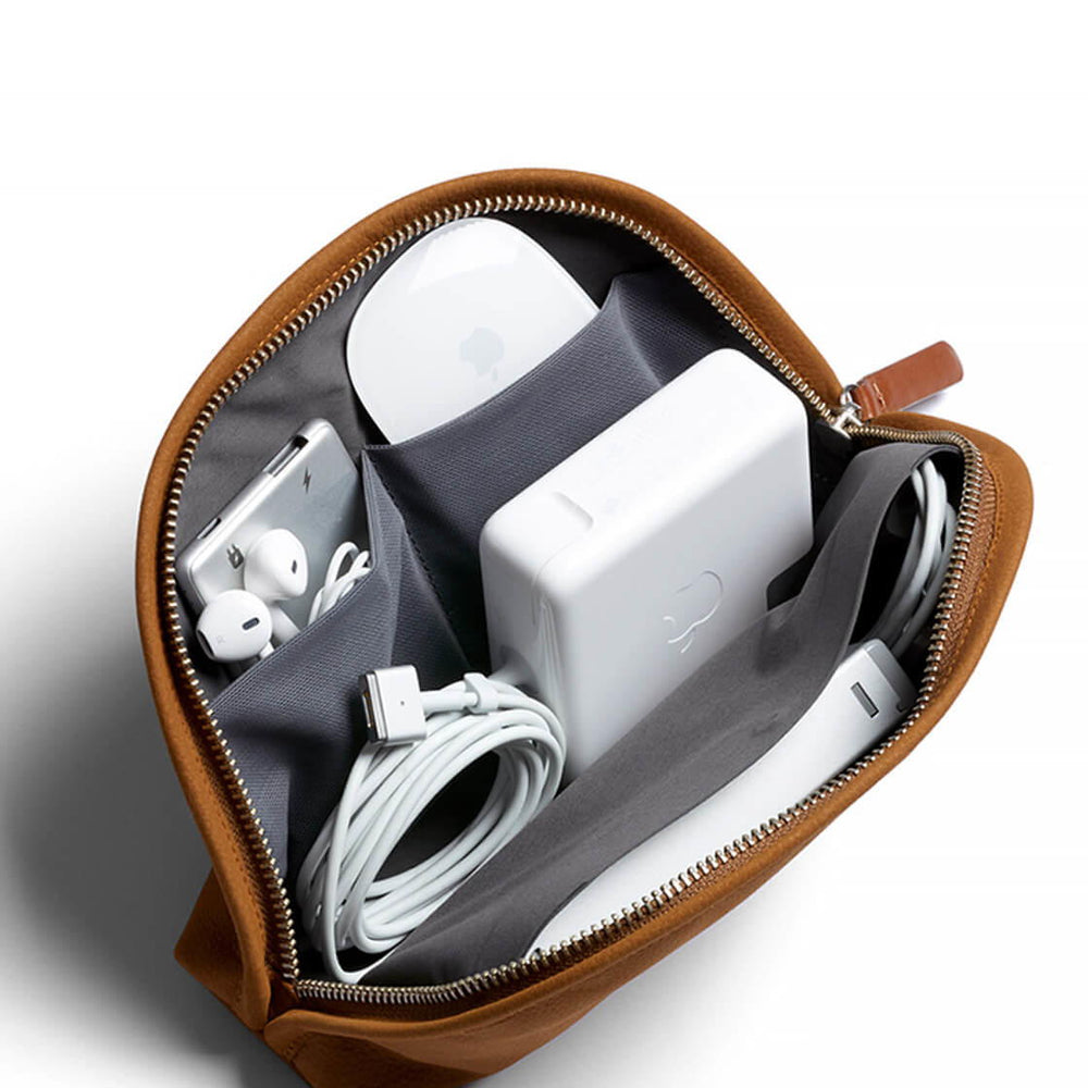 
                      
                        Bellroy Classic Pouch Leather brown tan
                      
                    