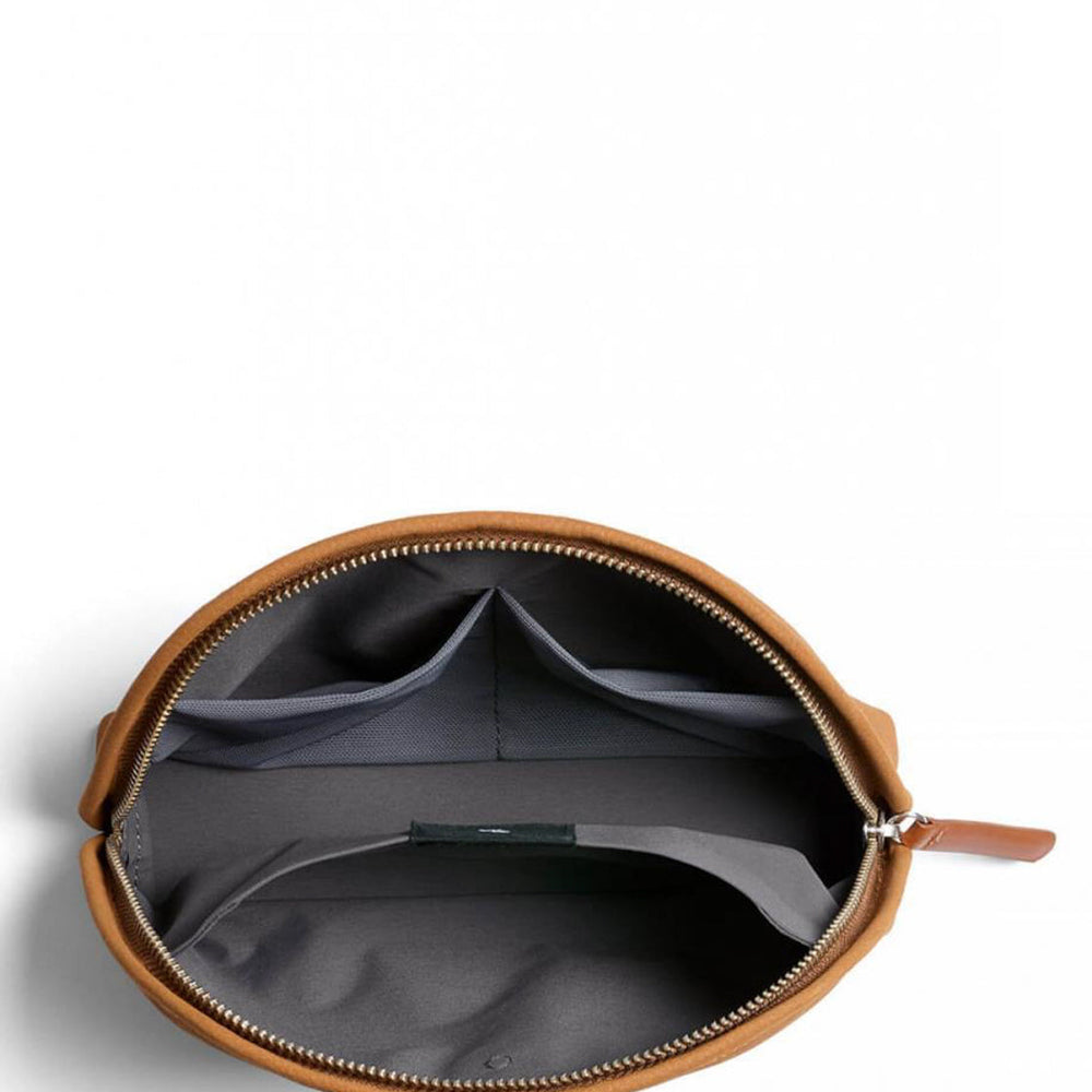 
                      
                        Bellroy Classic Pouch Leather brown tan
                      
                    