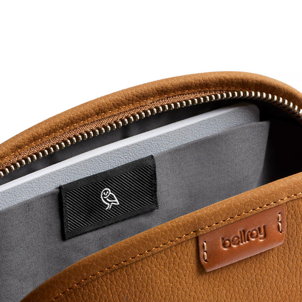 
                      
                        Bellroy Classic Pouch Leather brown tan
                      
                    