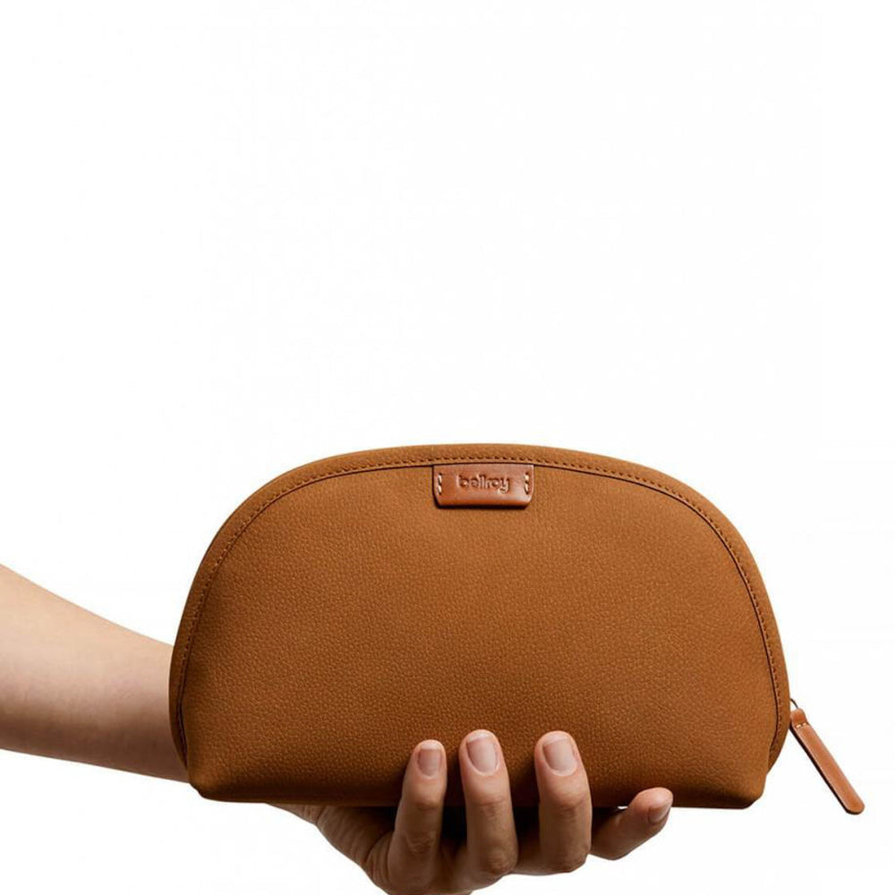 
                      
                        Bellroy Classic Pouch Leather brown tan
                      
                    