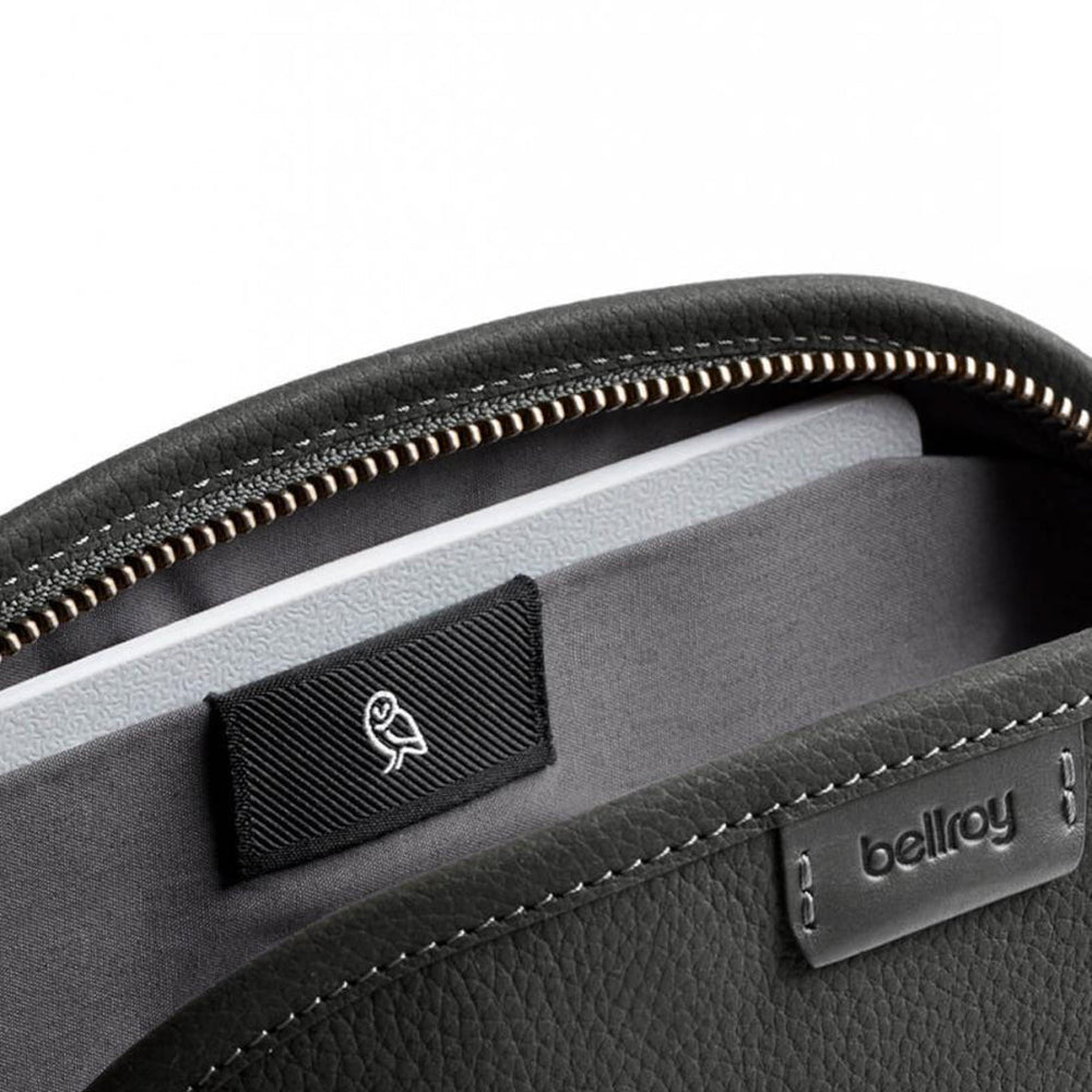 
                      
                        Bellroy Classic Pouch Leather grey charcoal
                      
                    