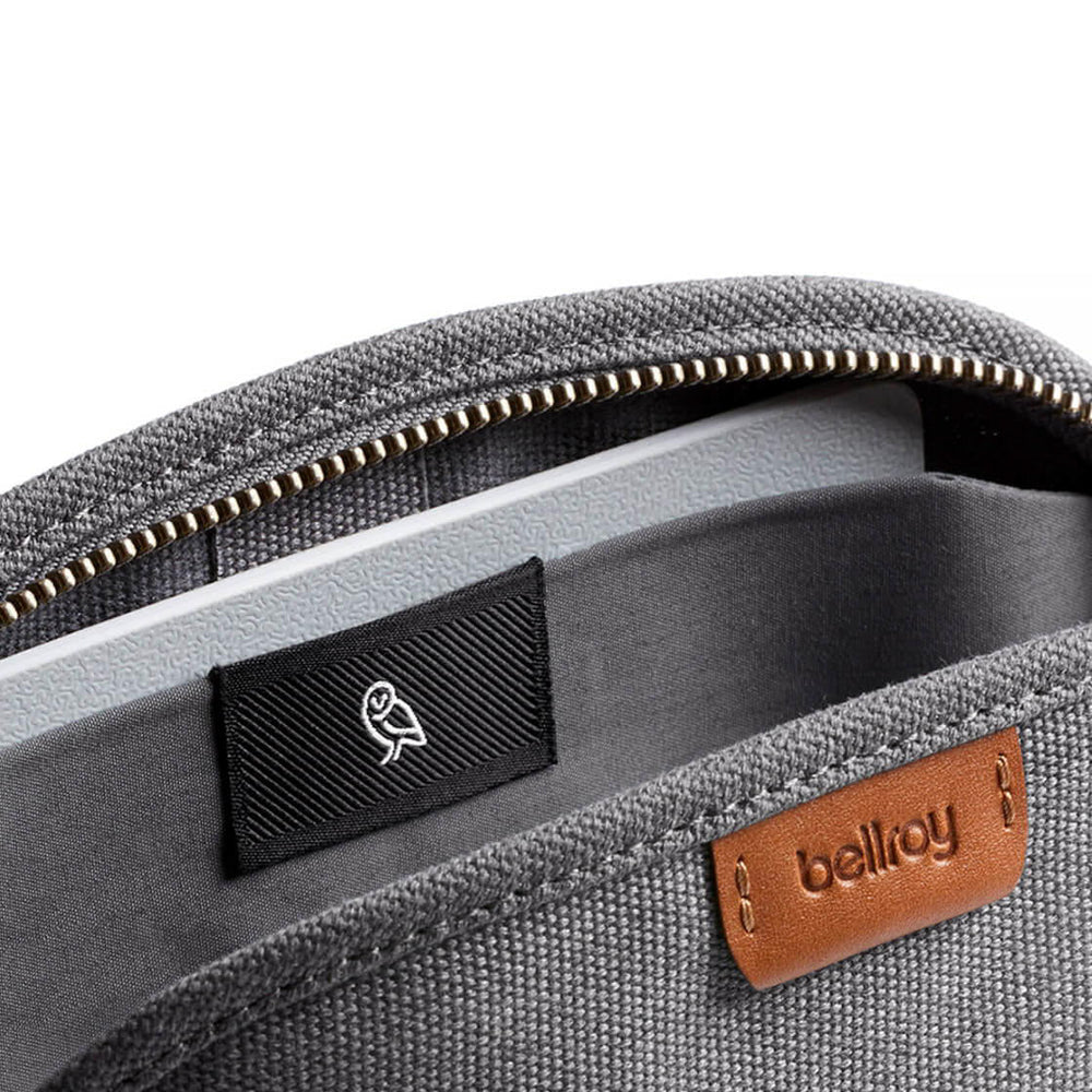 
                      
                        Bellroy Classic Pouch grey mid
                      
                    