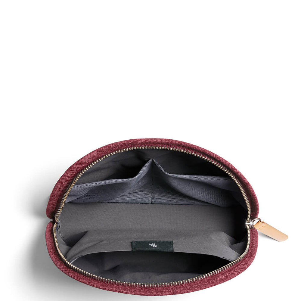 
                      
                        Bellroy Classic Pouch red earth
                      
                    