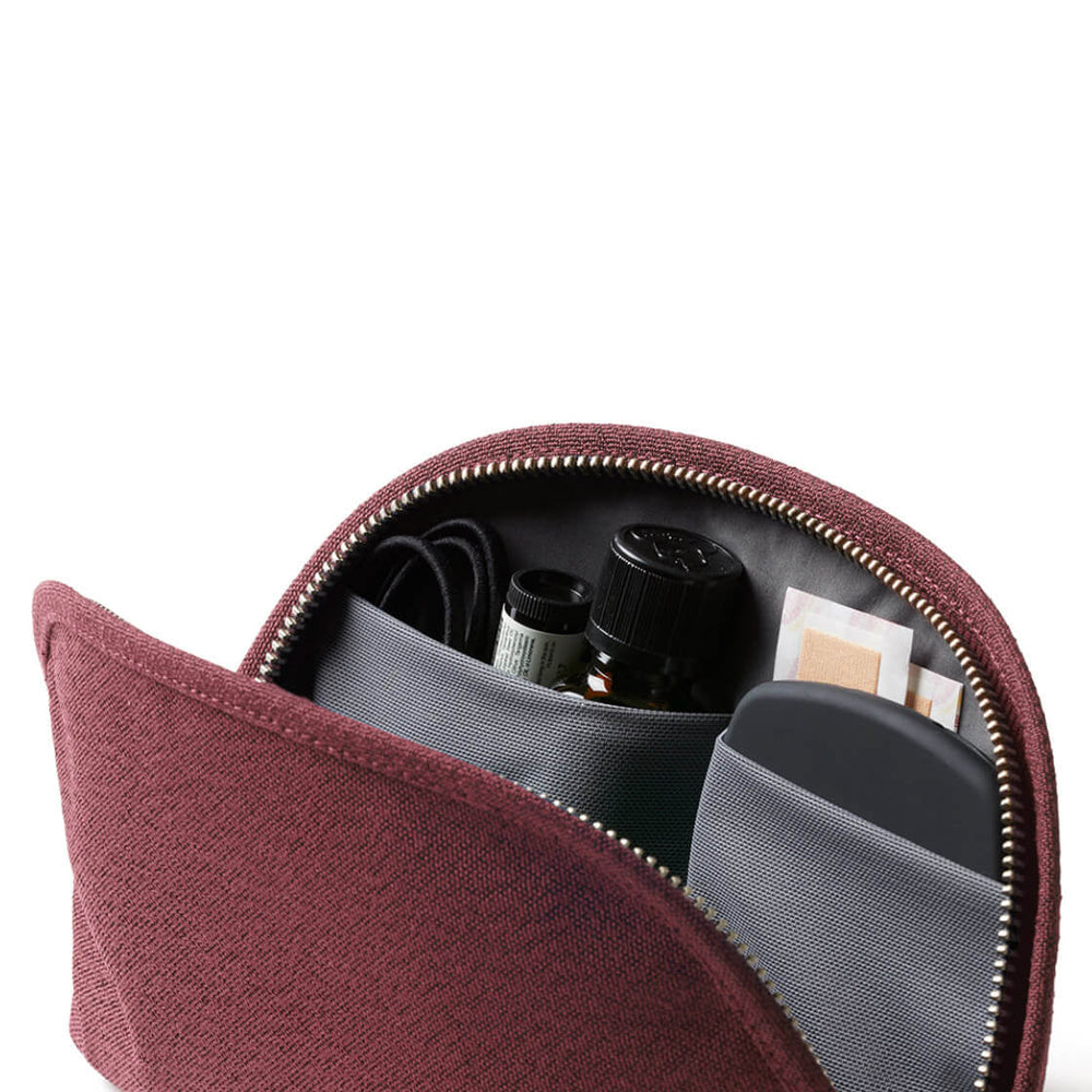 
                      
                        Bellroy Classic Pouch red earth
                      
                    