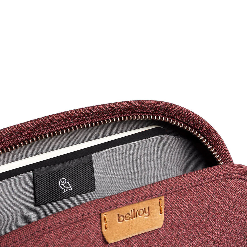 
                      
                        Bellroy Classic Pouch red earth
                      
                    