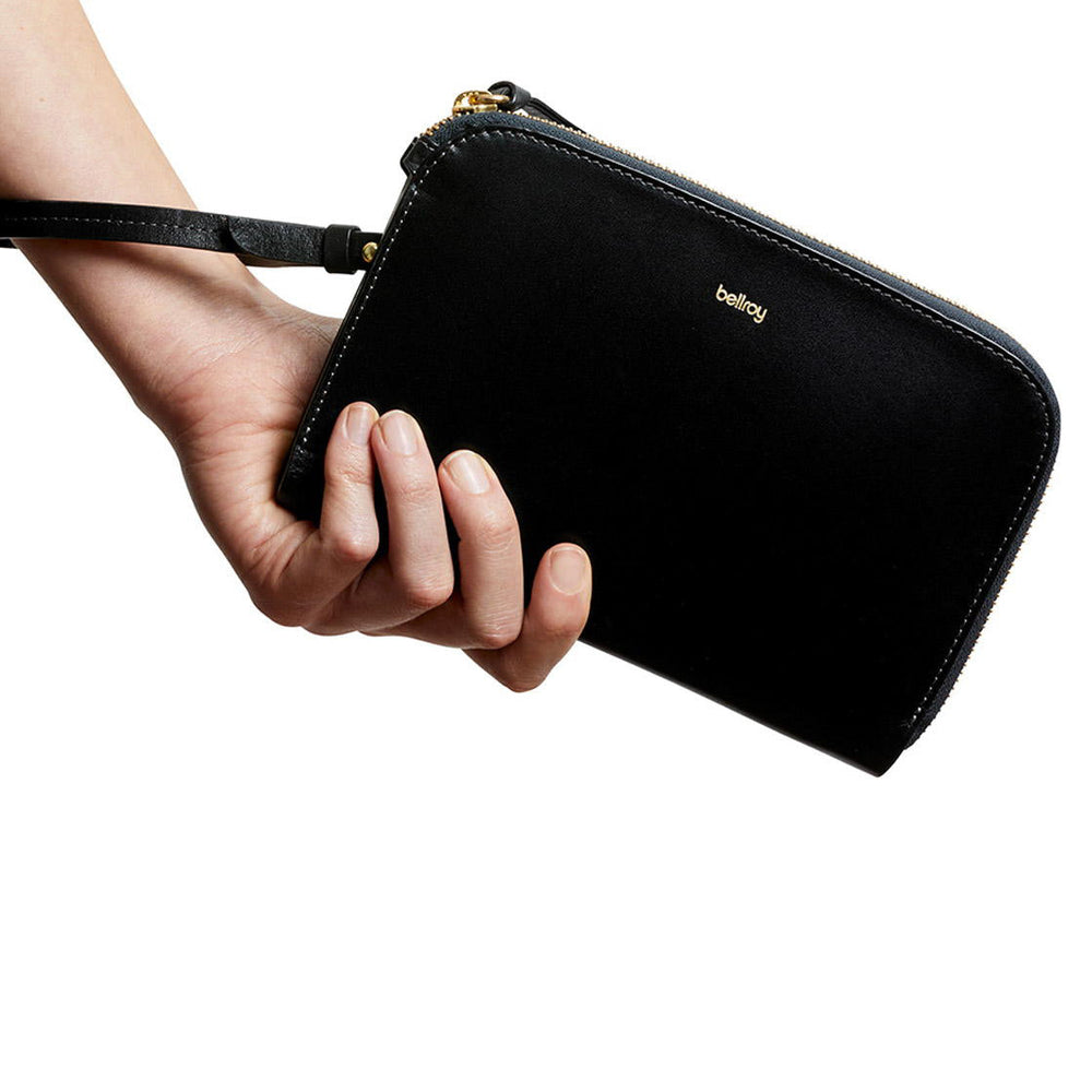 
                      
                        Bellroy Clutch black
                      
                    