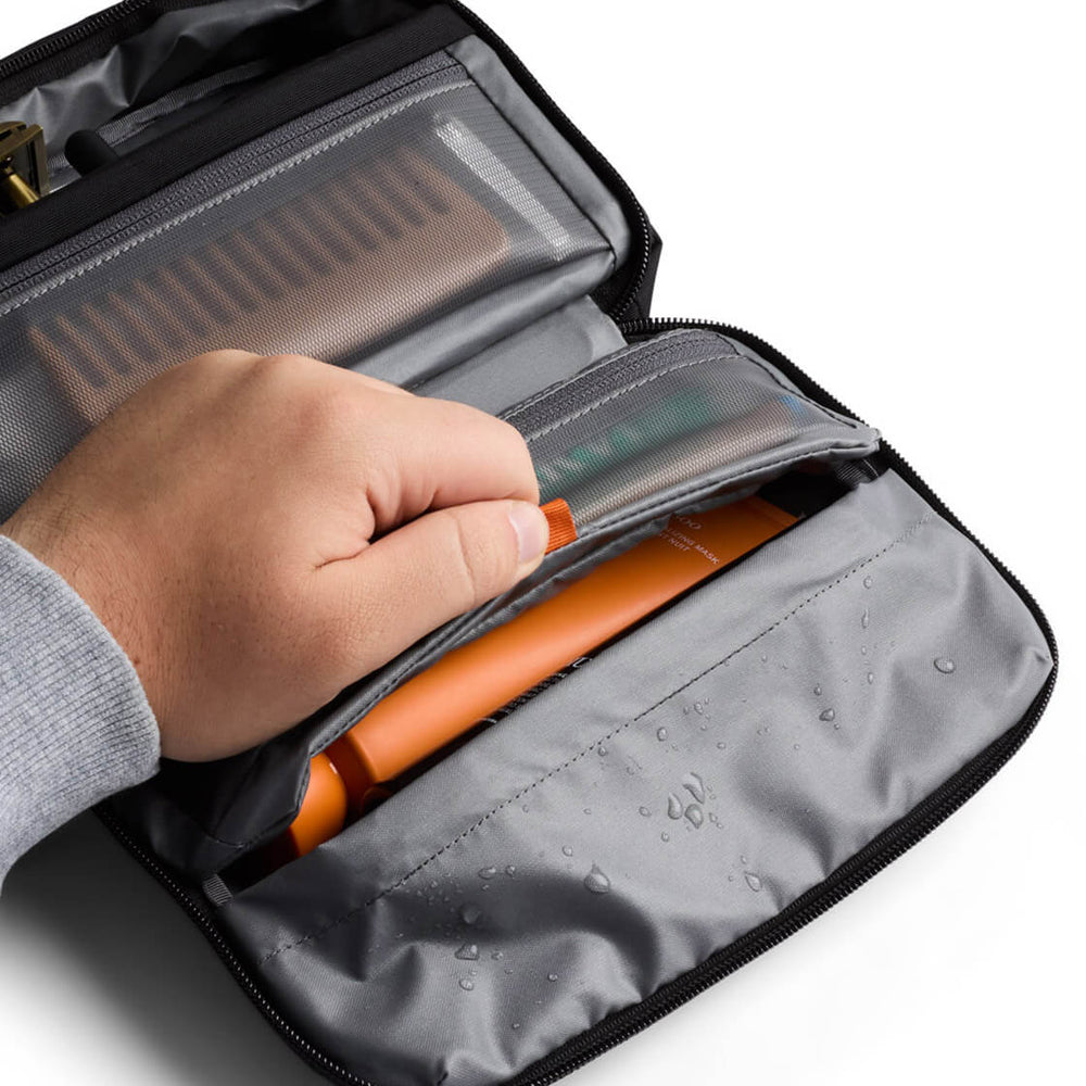 
                      
                        Bellroy Hanging Toiletry Kit black
                      
                    