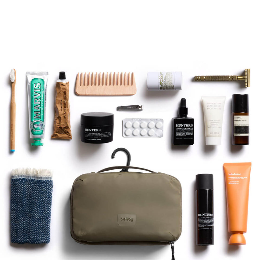 Bellroy Hanging Toiletry Kit green sea kelp