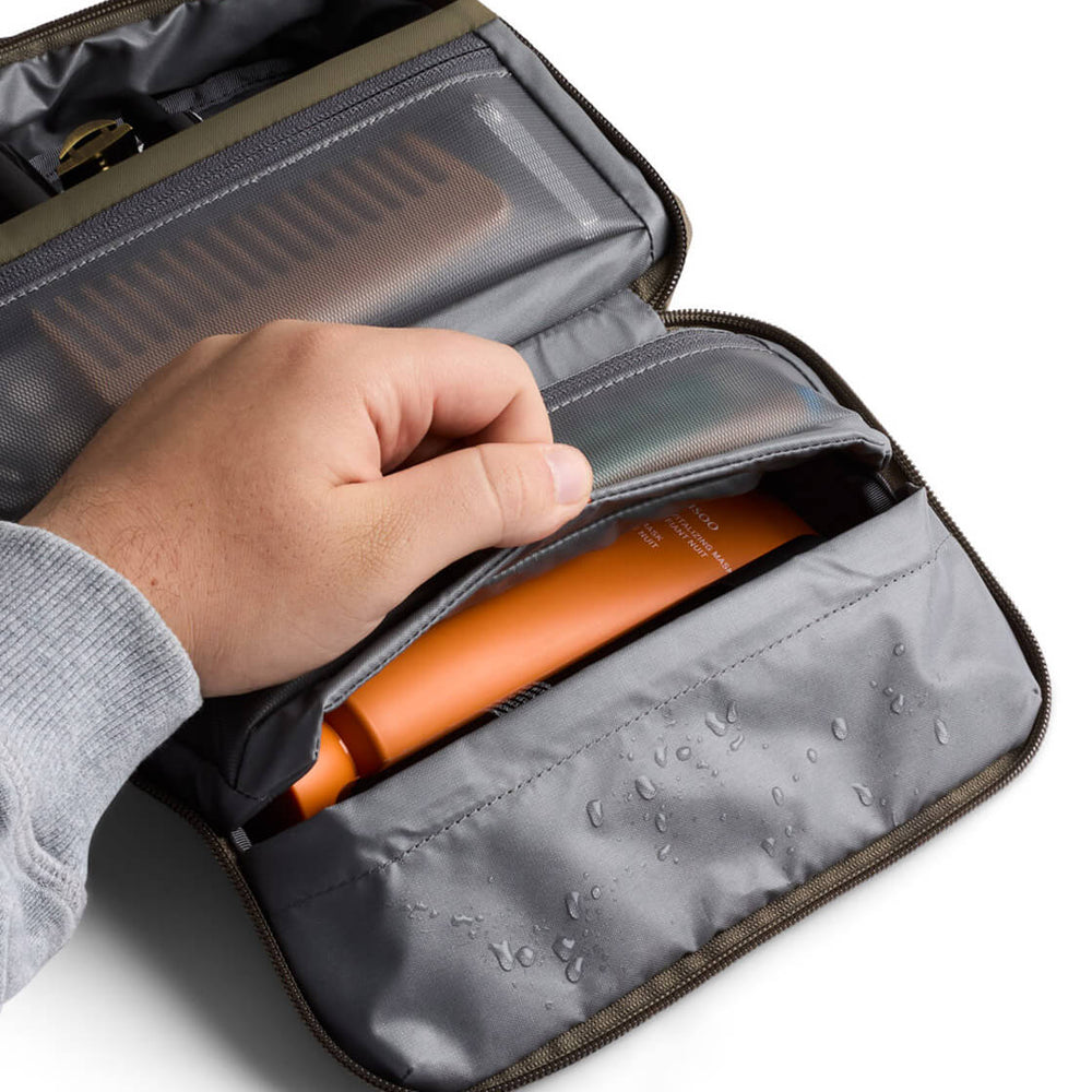 
                      
                        Bellroy Hanging Toiletry Kit green sea kelp
                      
                    