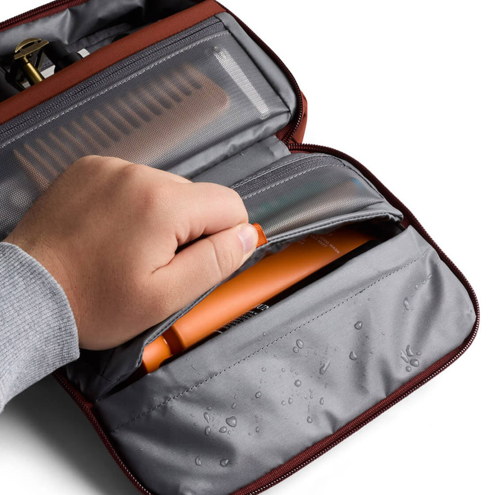 
                      
                        Bellroy Hanging Toiletry Kit red clay
                      
                    