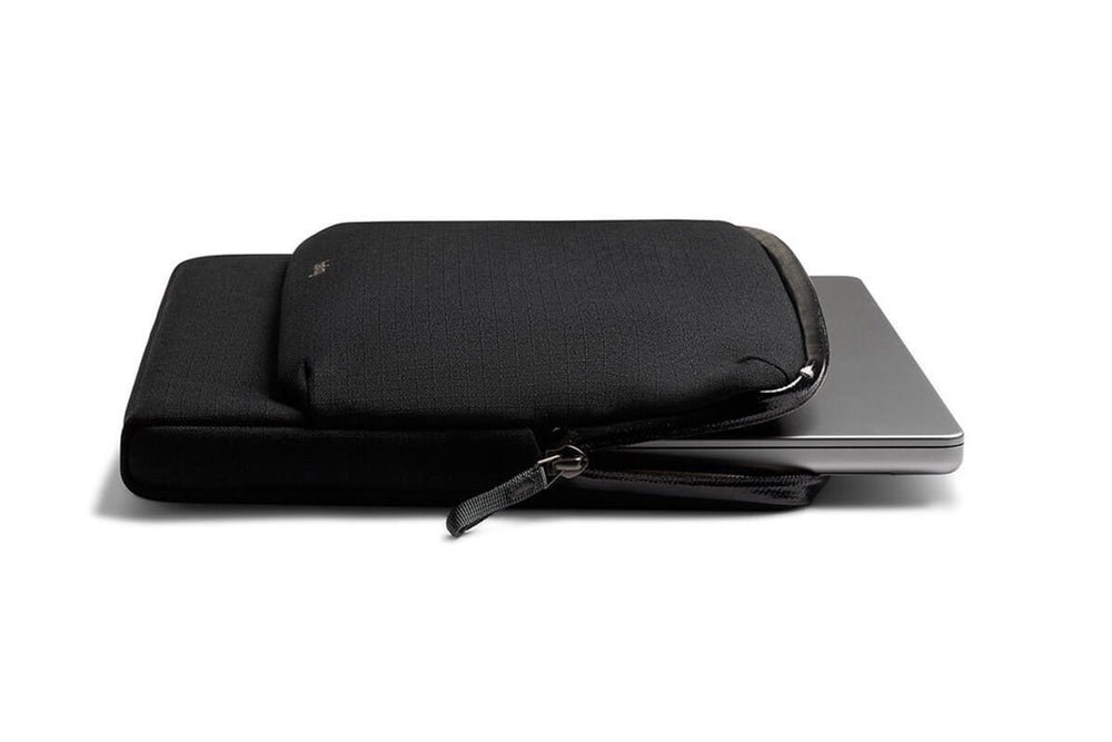 
                      
                        Bellroy Laptop Sleeve Caddy 14 Zoll black
                      
                    