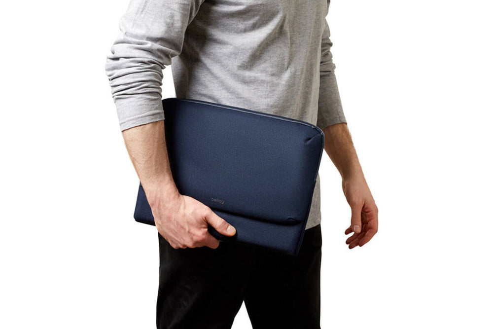 
                      
                        Bellroy Laptop Sleeve Caddy 14 Zoll blue navy
                      
                    