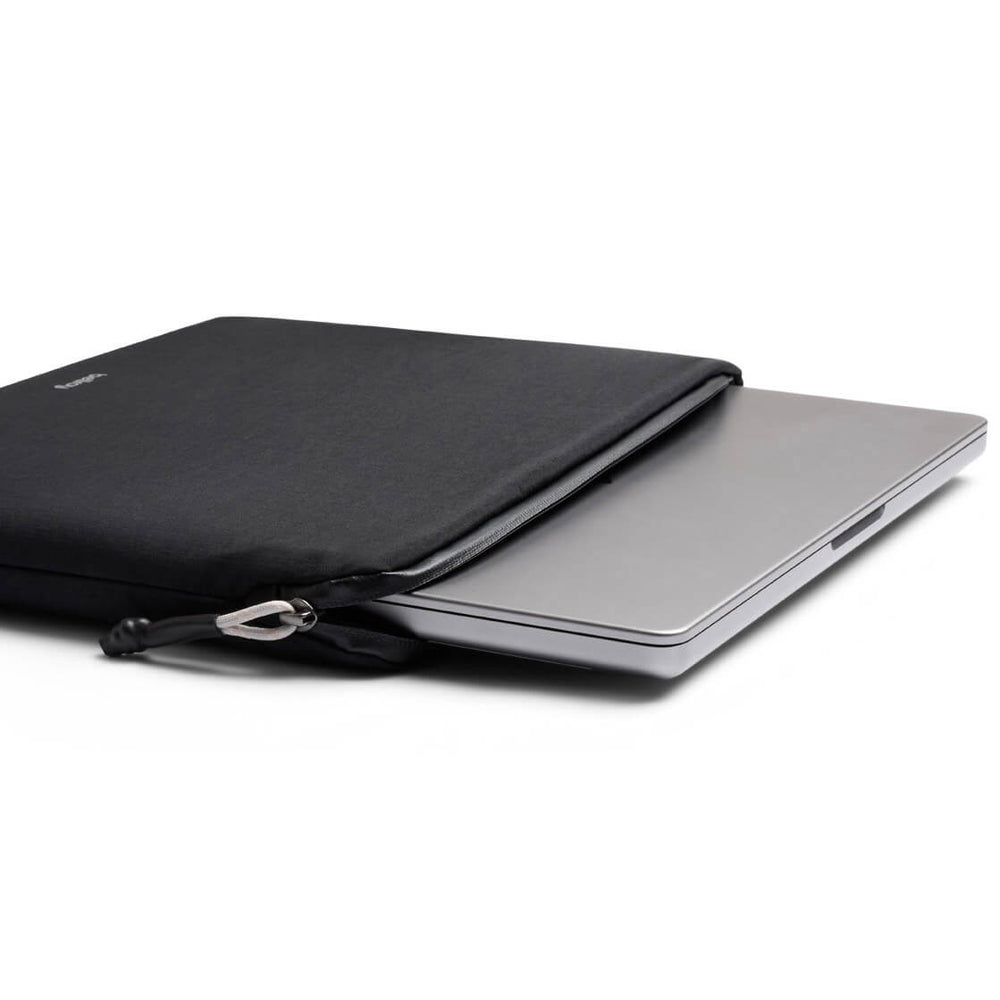 
                      
                        Bellroy Laptop Sleeve Lite 14 Zoll black
                      
                    