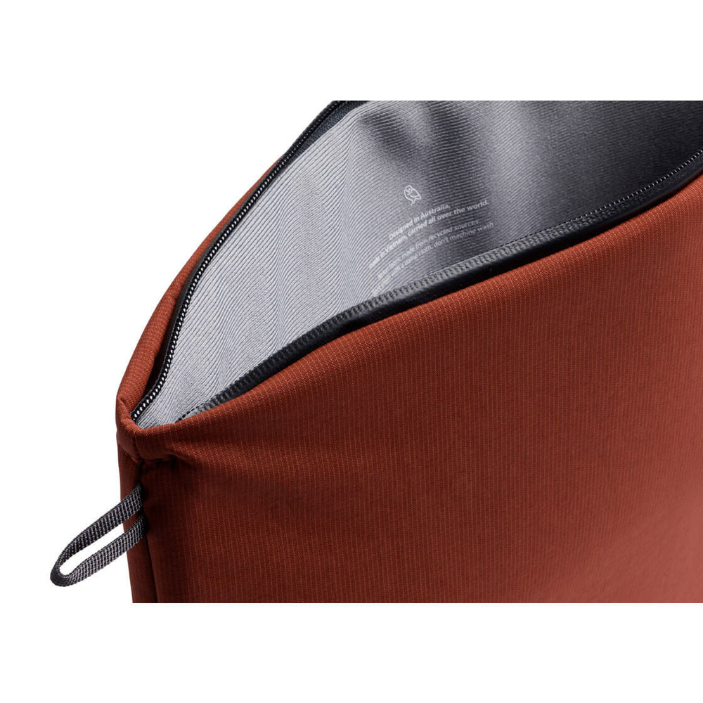 
                      
                        Bellroy Laptop Sleeve Lite 14 Zoll red clay
                      
                    