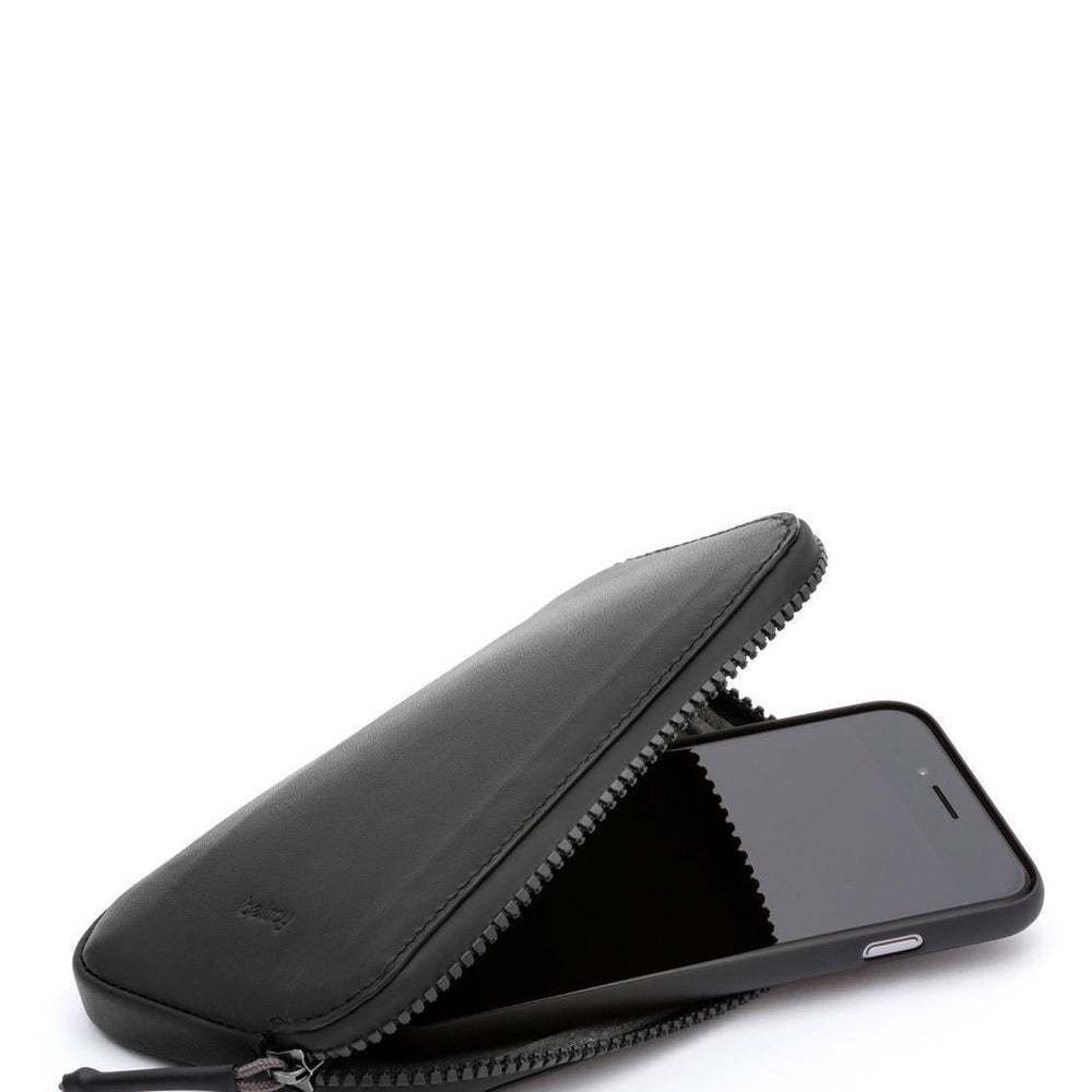 
                      
                        Bellroy Phone Pocket All-Conditions Standard black
                      
                    
