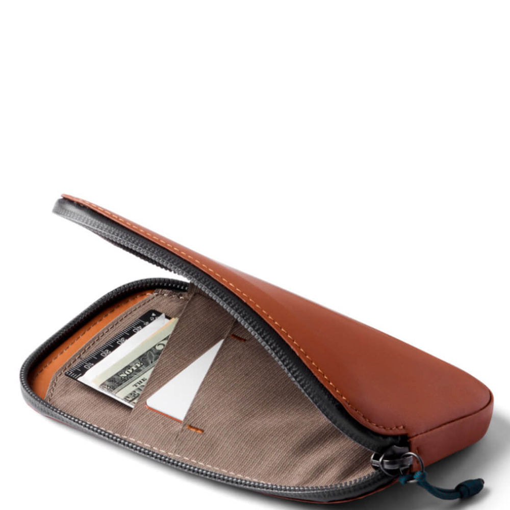 
                      
                        Bellroy Phone Pocket All-Conditions brown bronze
                      
                    