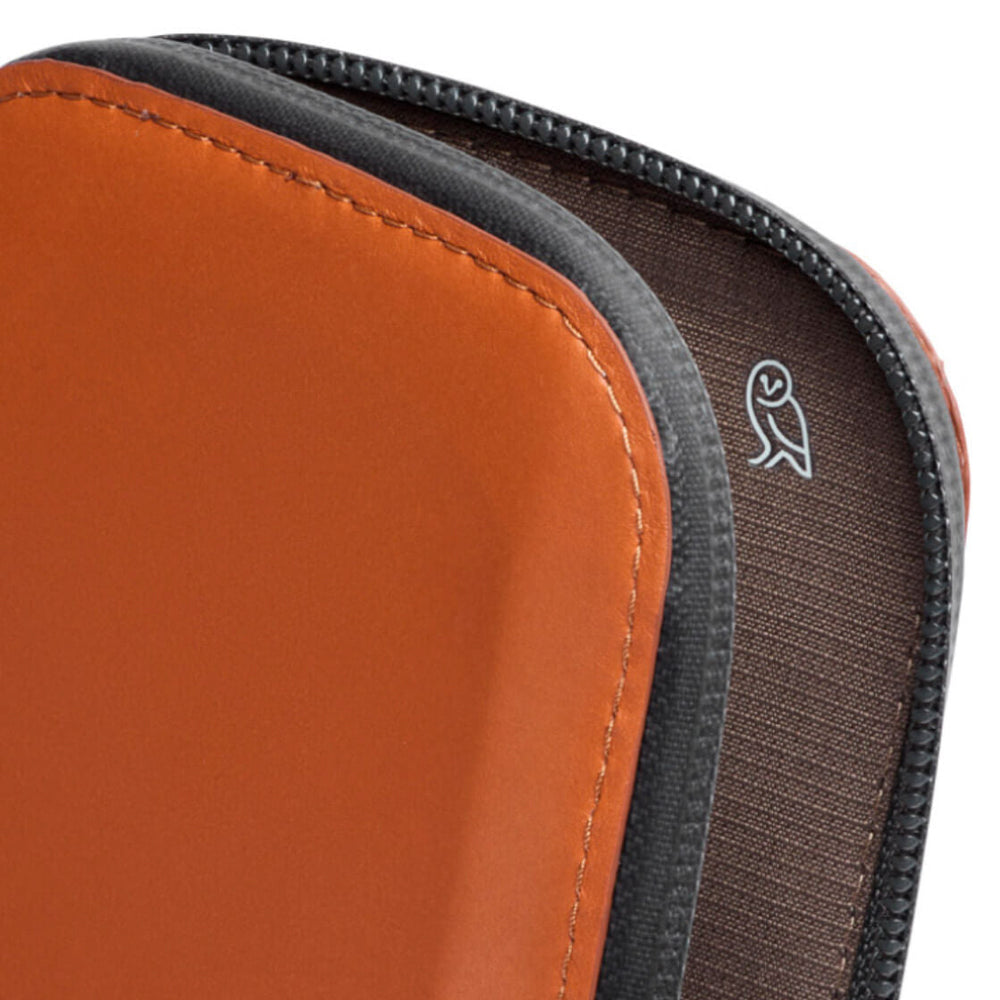 
                      
                        Bellroy Phone Pocket All-Conditions brown bronze
                      
                    