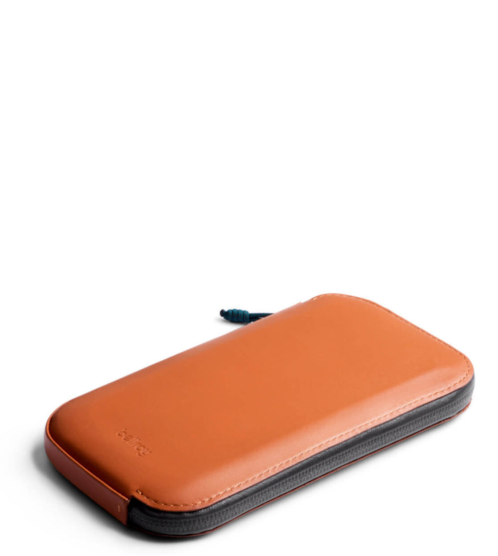 Bellroy Phone Pocket Plus All-Conditions brown bronze