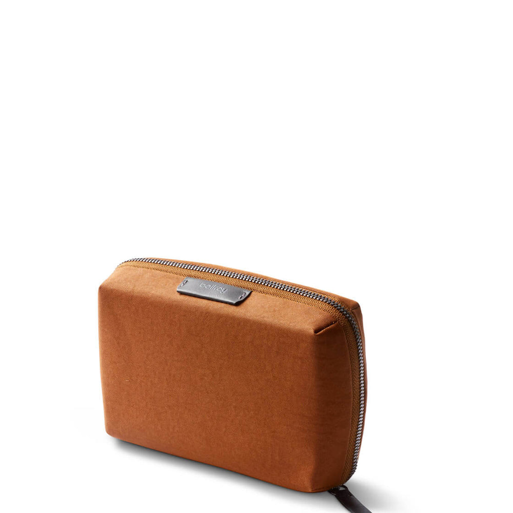 
                      
                        Bellroy Tech Kit Compact brown bronze
                      
                    