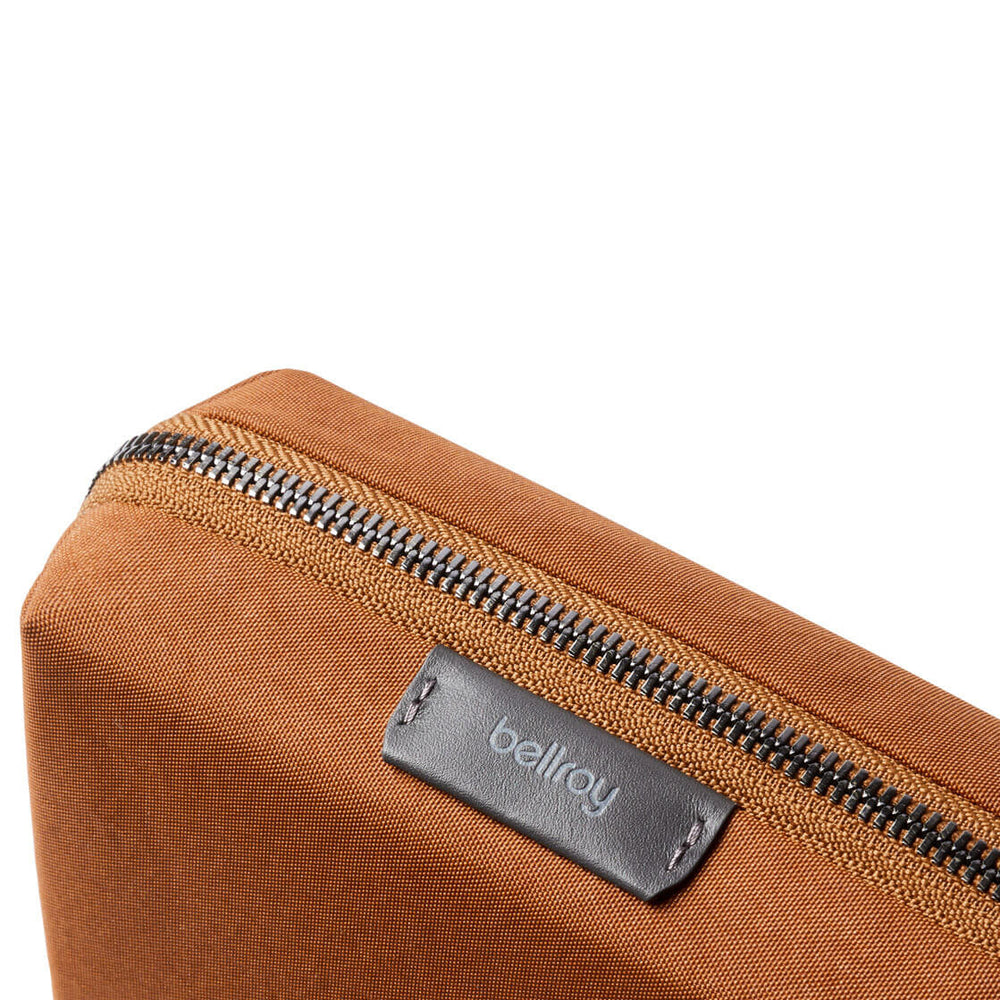 
                      
                        Bellroy Tech Kit Compact brown bronze
                      
                    