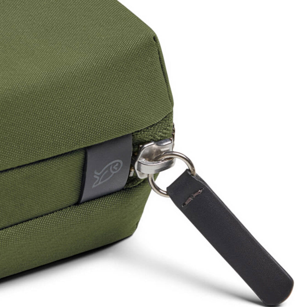 
                      
                        Bellroy Tech Kit green ranger
                      
                    