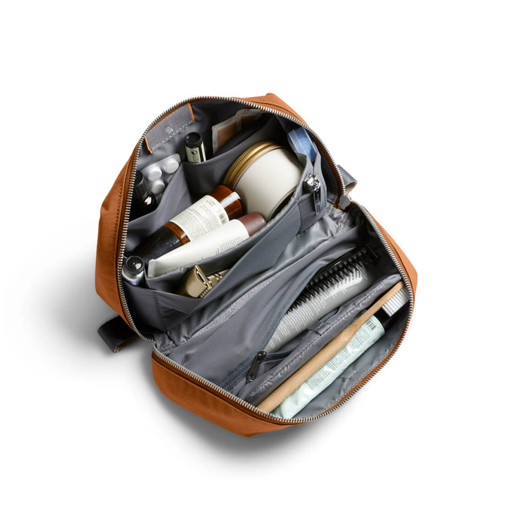 
                      
                        Bellroy Toiletry Kit Plus brown bronze
                      
                    