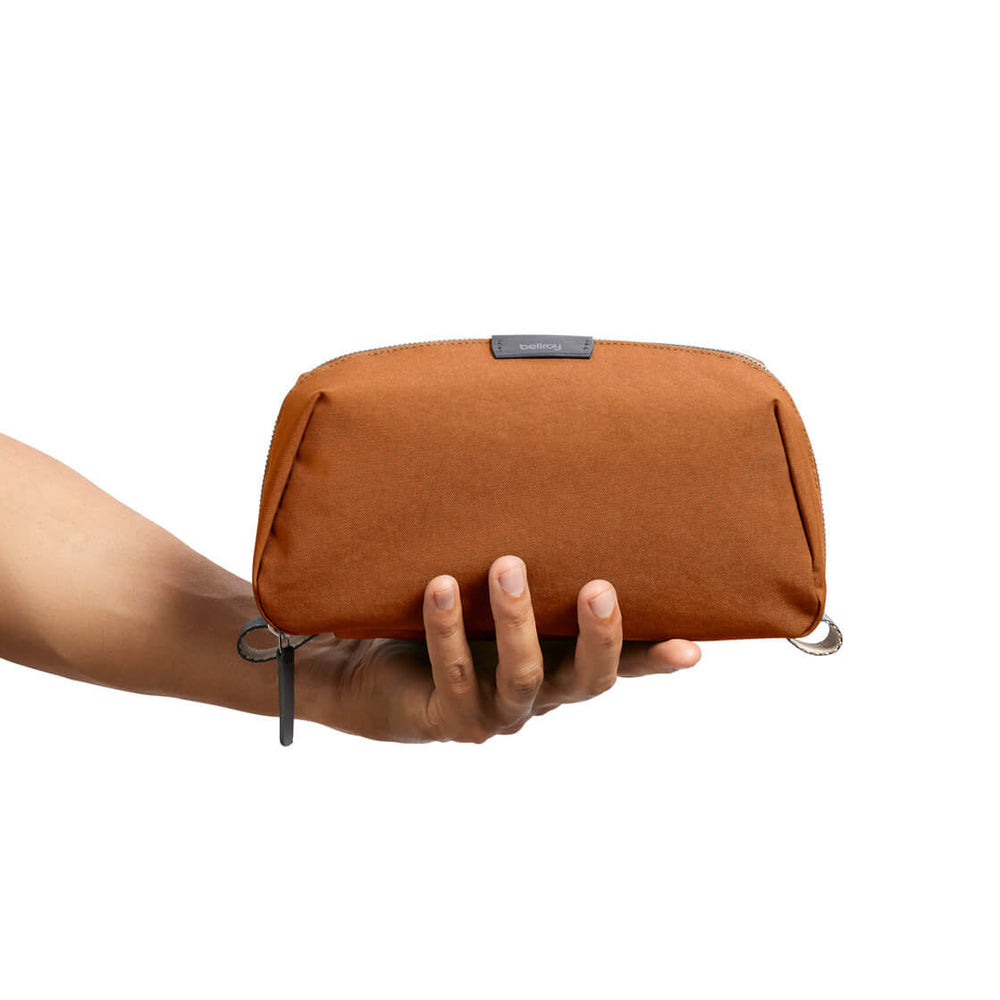 
                      
                        Bellroy Toiletry Kit Plus brown bronze
                      
                    