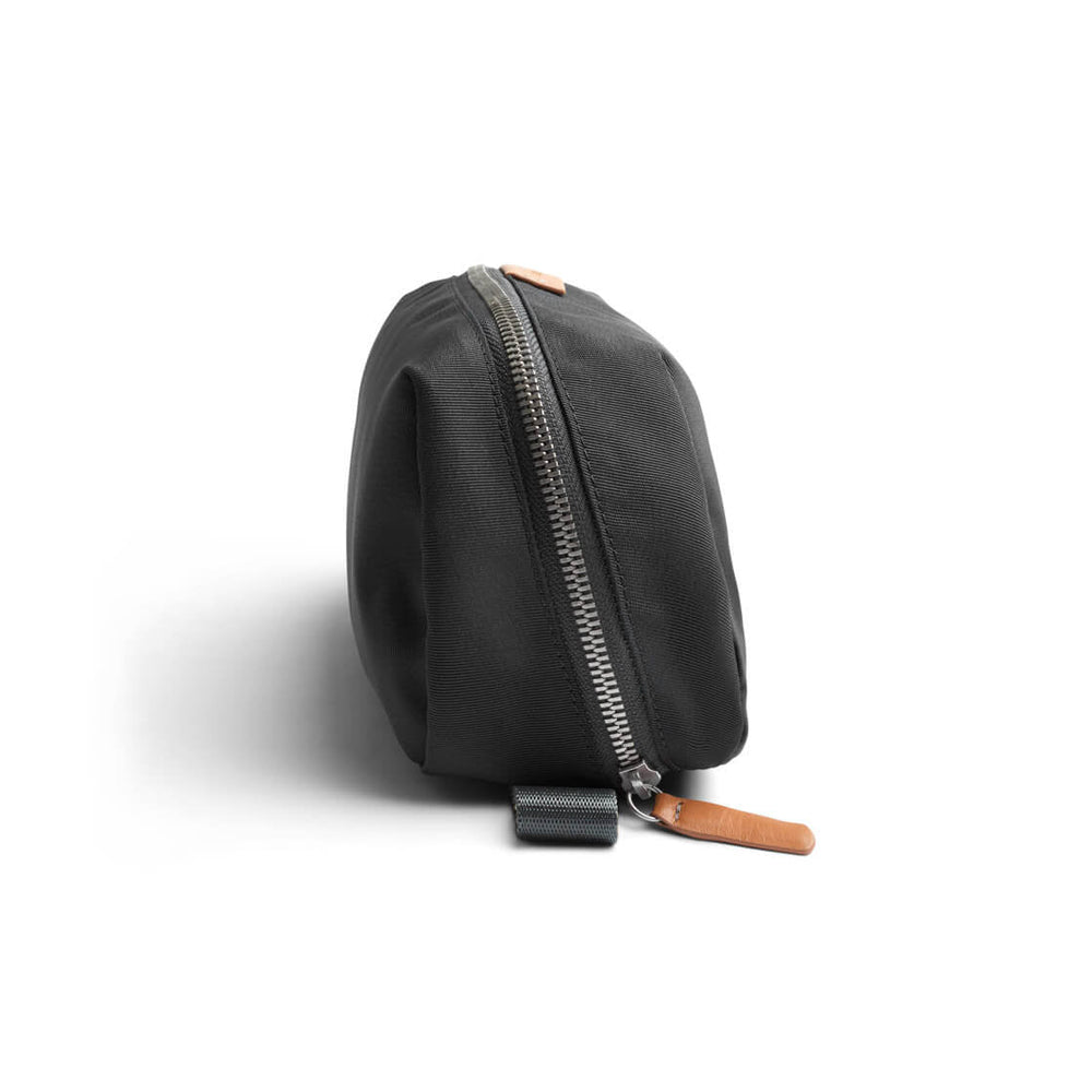 
                      
                        Bellroy Toiletry Kit Plus grey slate
                      
                    