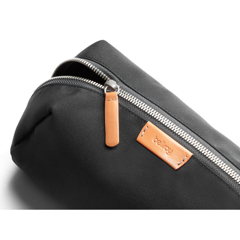 
                      
                        Bellroy Toiletry Kit Plus grey slate
                      
                    