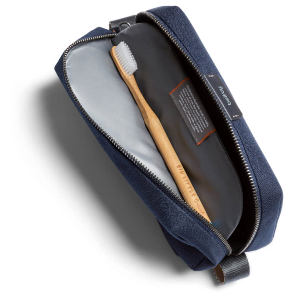 
                      
                        Bellroy Toiletry Kit blue navy
                      
                    