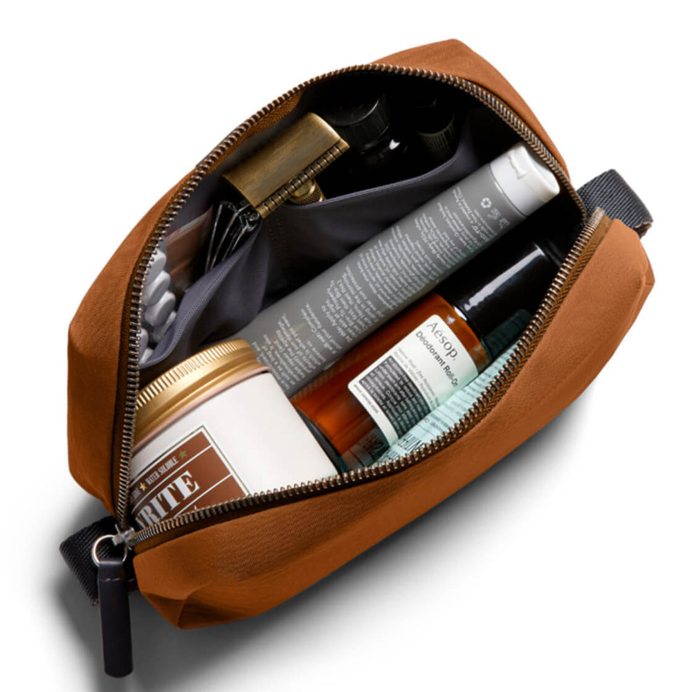 
                      
                        Bellroy Toiletry Kit brown bronze
                      
                    