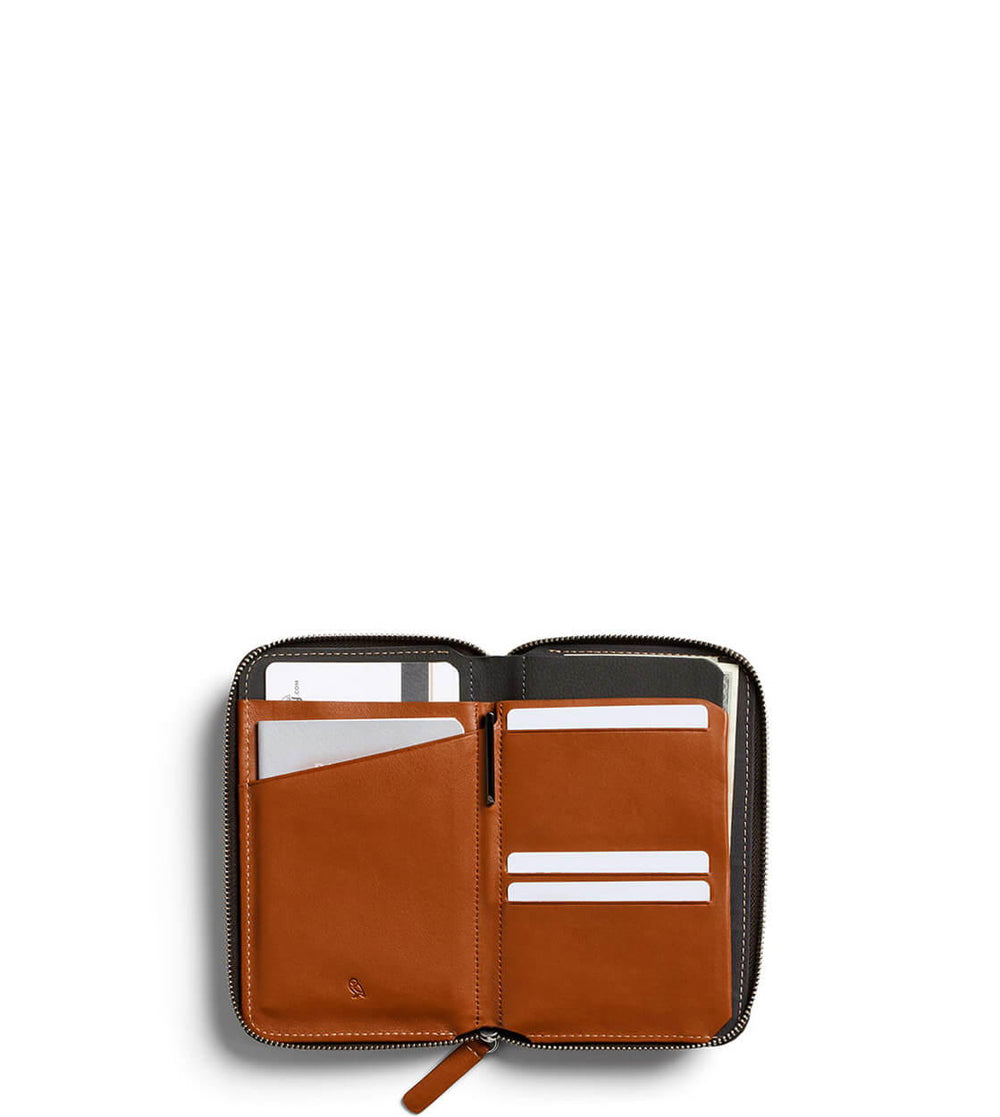 Bellroy Travel Folio RFID brown caramel