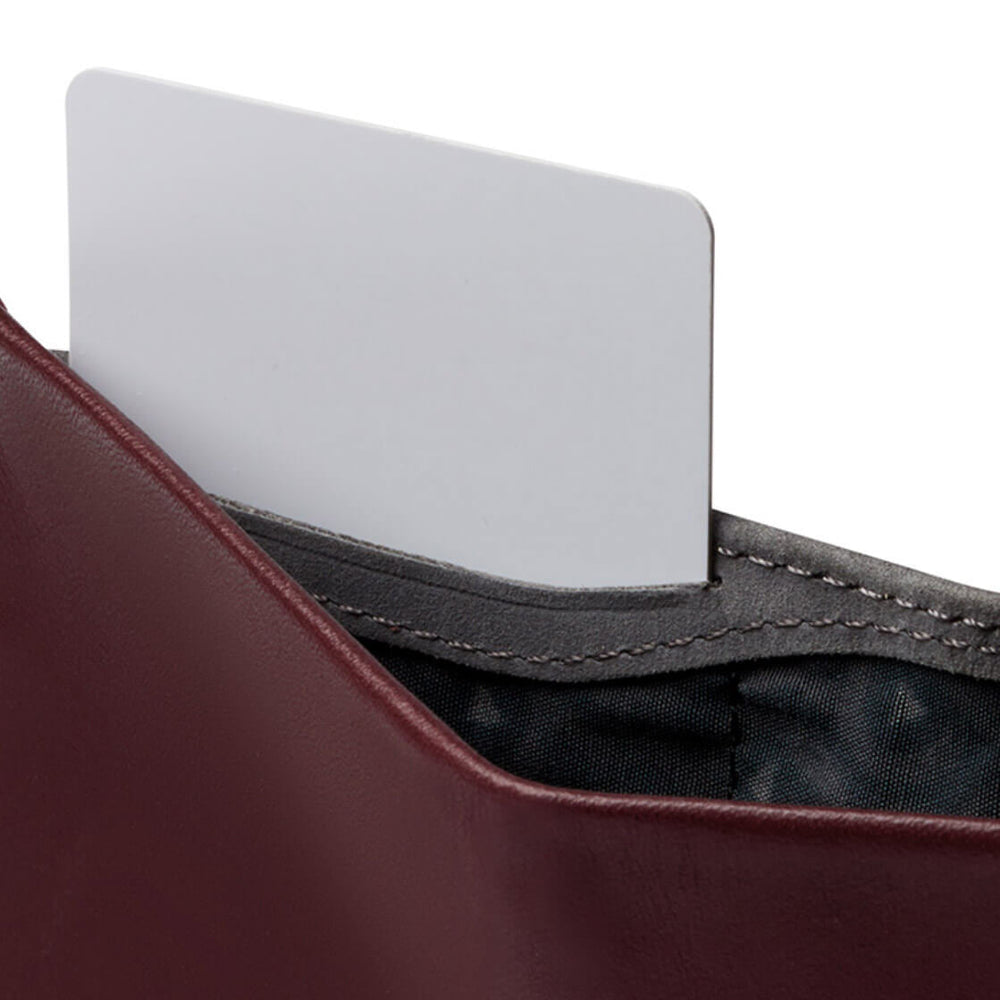
                      
                        Bellroy Wallet Note Sleeve II RFID red wine
                      
                    
