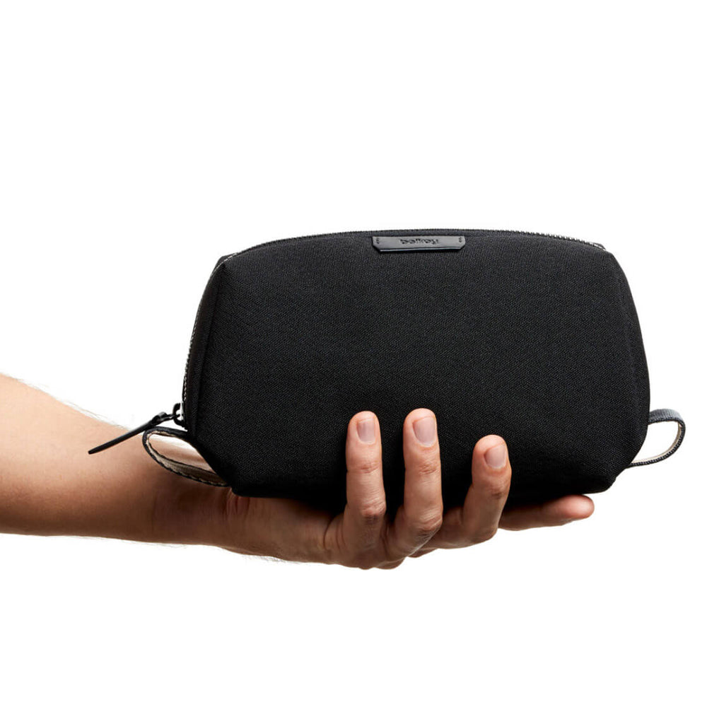 
                      
                        Bellroy Washbag Dopp Kit black
                      
                    