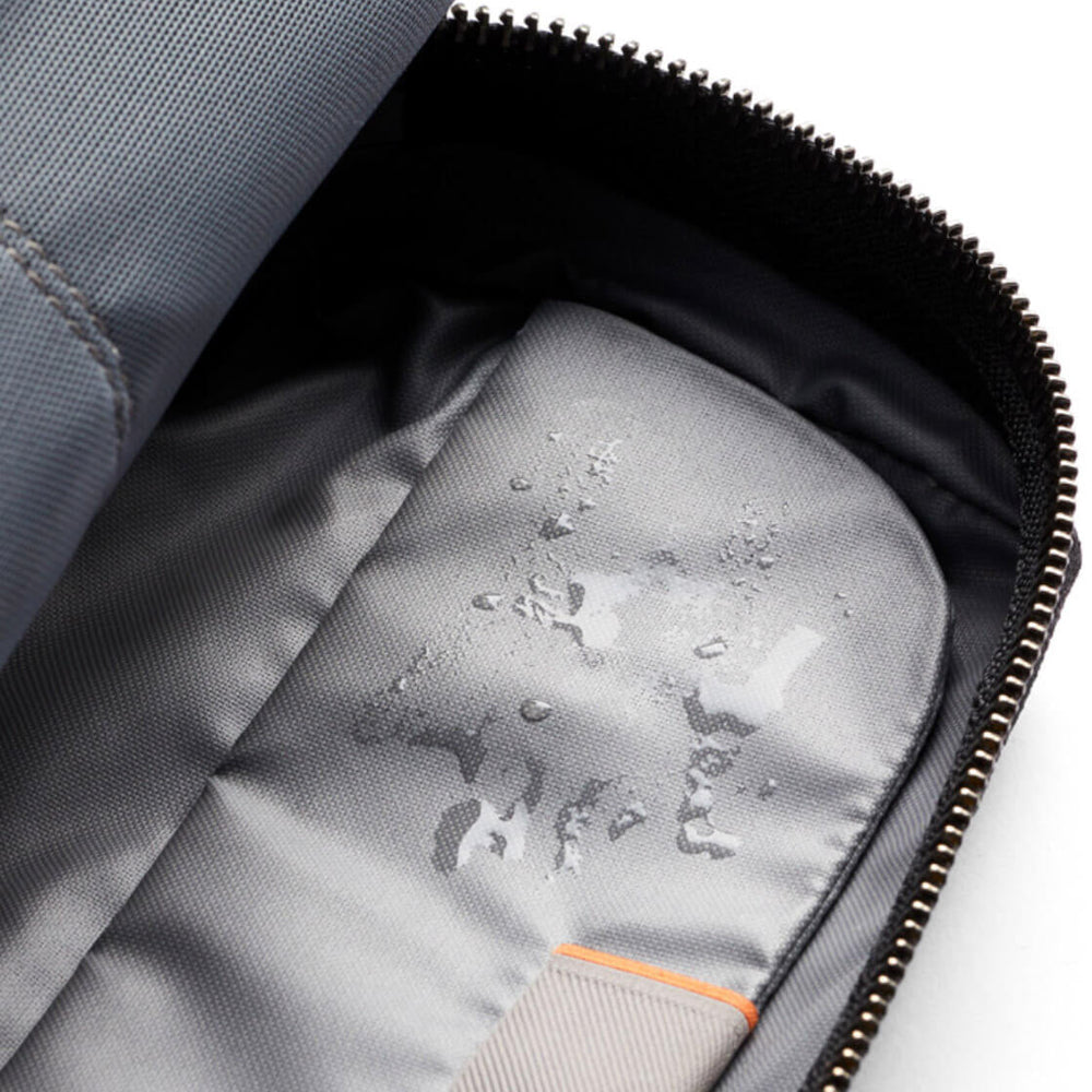 
                      
                        Bellroy Washbag Dopp Kit black
                      
                    